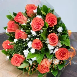 Buquê com 12 Rosas Laranjas
