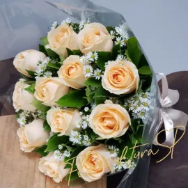 Buquê com 12 Rosas Champanhe