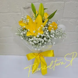 Buquê lírio e rosas amarelas